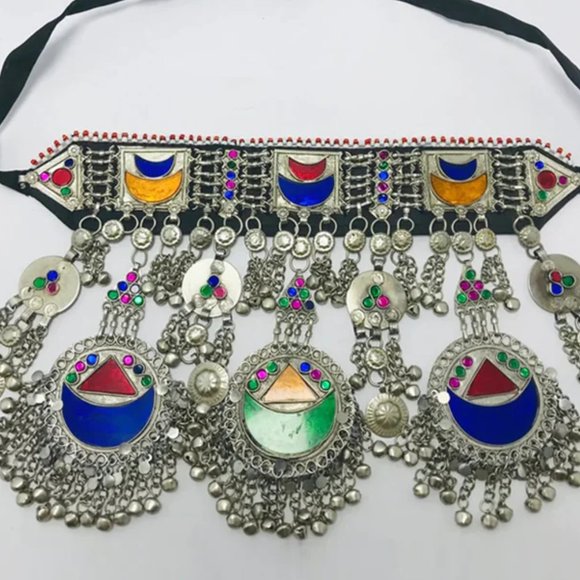 Handcrafted Tribal Choker Necklace Featuring Multicolor Glass Stones - Picture 3 of 6